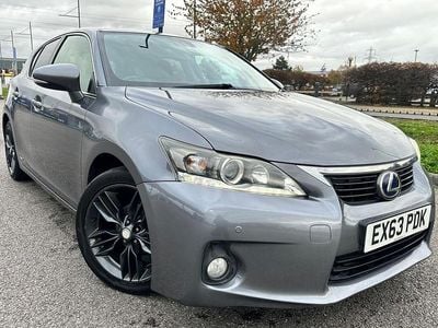 Lexus CT200h