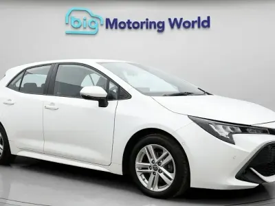 Used Toyota Corolla 122 HP (89 kW) 2022 White Hatchback
