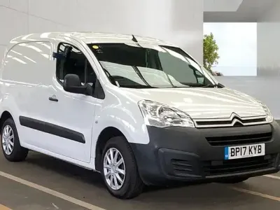 Usado Citroën Berlingo 75 CV (55 kW) 2017 Blanco Monovolumen