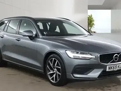Usado Volvo V60 Momentum 2019 Gris Familiar