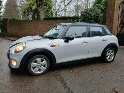 Used Mini Cooper D Hatch 116 HP (85 kW) 2015 White silver pearl metallic Hatchback