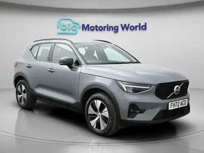 Usado Volvo XC40 Plus 211 CV (155 kW) 2023 Gris SUV