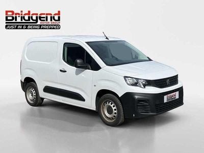 Used Peugeot Partner Premium 131 HP (96 kW) 2023 White MPV