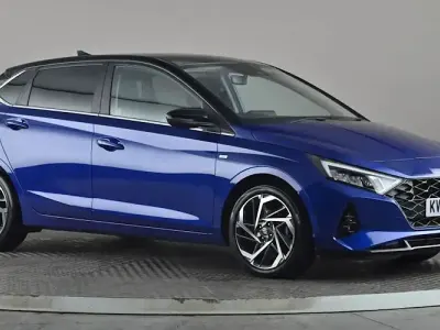 Używany Hyundai i20 Ultimate 101 KM (74 kW) 2023 Niebieski Hatchback