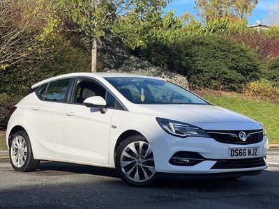 Used Vauxhall Astra Design Edition 105 HP (77 kW) 2016 White Hatchback