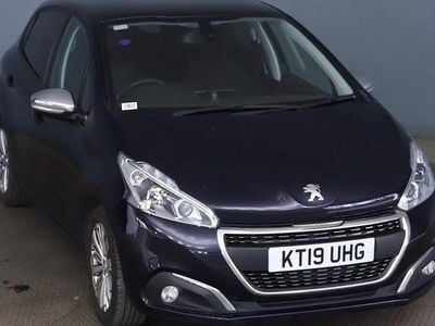 Second-hand Peugeot 208 Signature Sky 82 CP (60 kW) 2019 Albastru Hatchback