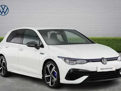 Usado VW Golf VIII R 320 HP (235 kW) 2024 Branco Citadino