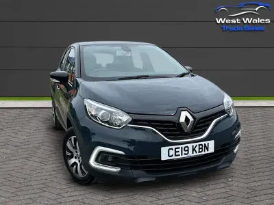 Używany Renault Captur Play 90 KM (66 kW) 2019 Niebieski SUV