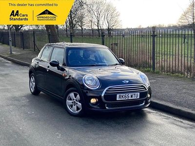 Black Used 2015 Mini Cooper Hatch Hatchback | £6,495 (Good price)