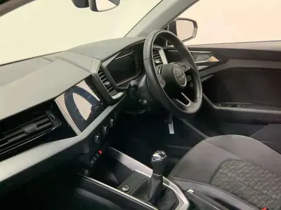 Begagnad Audi A1 Sport 108 HK (79 kW) 2021 Grå SUV