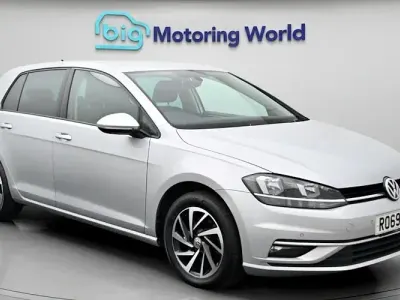 Begagnad VW Golf VII Match 150 HK (110 kW) 2019 Silver Halvkombi