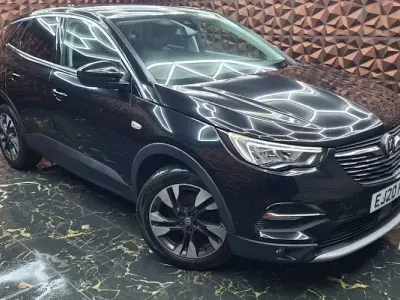 Used Vauxhall Grandland X SRi 131 HP (96 kW) 2020 Black SUV