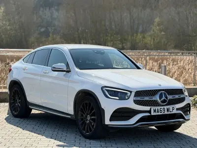Begagnad Mercedes GLC300 AMG Line Premium 2019 Vit Sportkupé
