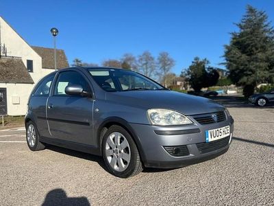 Used Vauxhall Corsa 80 HP (58 kW) 2005 Silver Hatchback