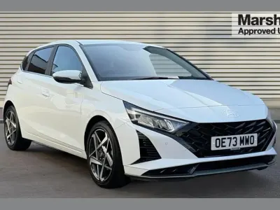 Used Hyundai i20 Premium 100 HP (73 kW) 2023 White Hatchback