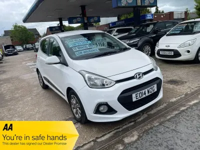 Gebraucht Hyundai i10 Premium 67 PS (49 kW) 2014 Weiß Kleinwagen