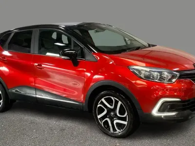 Używany Renault Captur Iconic 90 KM (66 kW) 2018 Czerwony SUV