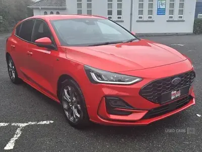 Used Ford Focus ST-Line 125 HP (91 kW) 2023 Red Hatchback