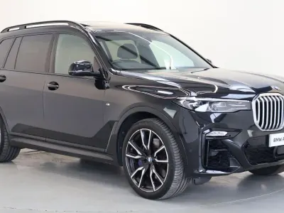 Używany BMW X7 M Sport 335 KM (246 kW) 2022 Czarny SUV
