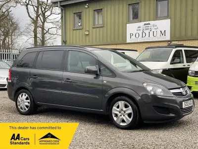 Second-hand Vauxhall Zafira 140 CP (102 kW) 2013 Gri Monovolum