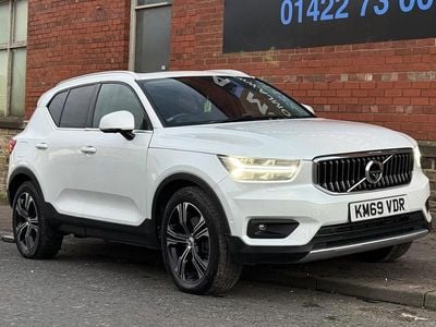 White Used 2019 Volvo XC40 Inscription SUV | £15,990