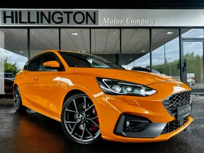 Begagnad Ford Focus ST 280 HK (205 kW) 2019 Orange Halvkombi