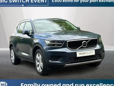 Usado Volvo XC40 Momentum 163 HP (119 kW) 2021 Azul SUV