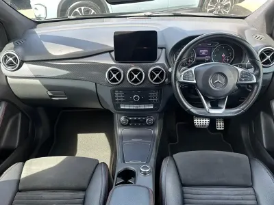 Usado Mercedes B180 AMG line 109 HP (80 kW) 2018 Preto Monovolume