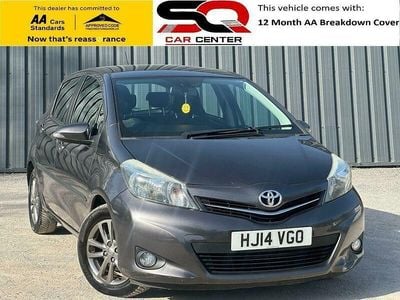 Begagnad Toyota Yaris Plus 2014 Grå Halvkombi