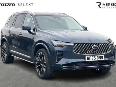 Usado Volvo XC90 Ultra 455 HP (334 kW) 2025 Azul SUV