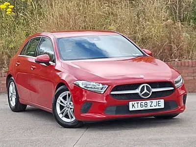 Used Mercedes A180 Executive 116 HP (85 kW) 2018 Red Hatchback