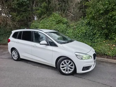 Begagnad BMW 218 2018 Vit Kombi
