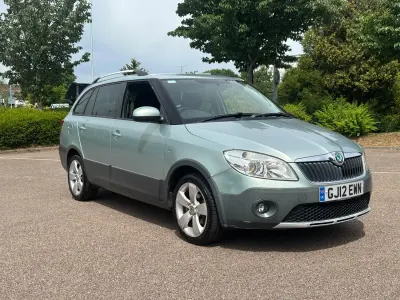 Usado Skoda Fabia 86 HP (63 kW) 2012 Verde Carrinha