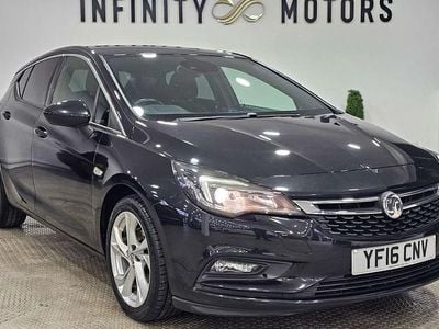 Used Vauxhall Astra SRi 150 HP (110 kW) 2016 Black Hatchback