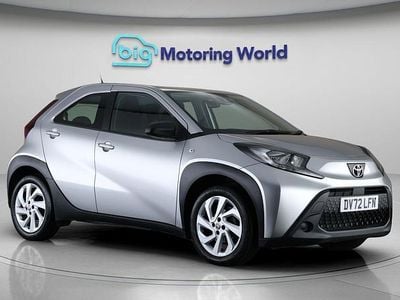 Used Toyota Aygo X PURE 72 HP (52 kW) 2023 Silver SUV