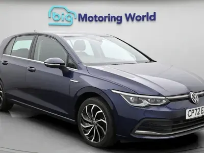 Used VW Golf VIII Style 131 HP (96 kW) 2023 Blue Hatchback