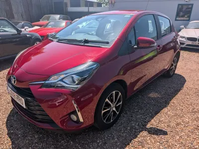 Used Toyota Yaris 107 HP (78 kW) 2018 Red Hatchback