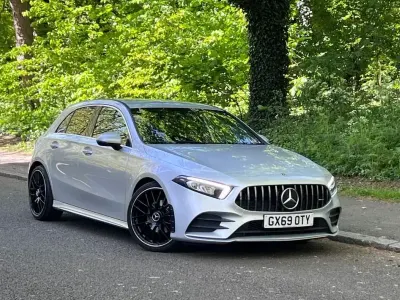 Begagnad Mercedes A180 AMG line 136 HK (100 kW) 2019 Silver Halvkombi