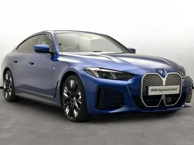 Usado BMW i4 M Sport 246 kW (335 CV) 2025 Azul Berlina