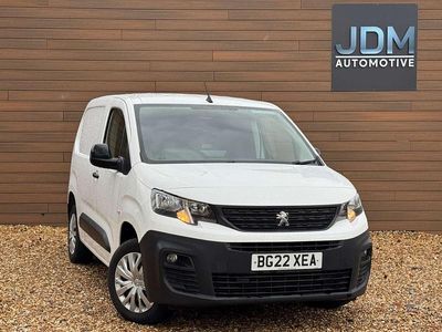 White Used 2022 Peugeot Partner Premium MPV | £8,994 (Fair price)