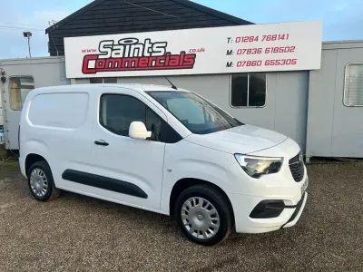 Second-hand Vauxhall Combo Sportive 100 CP (73 kW) 2021 Alb Monovolum