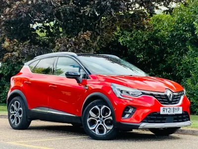 Used Renault Captur Version S 143 HP (105 kW) 2021 Red/black SUV