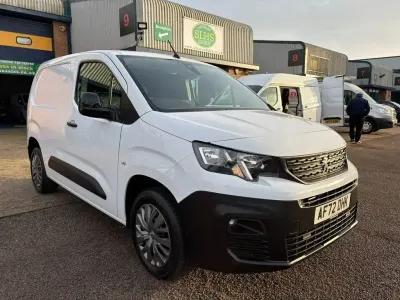 Usado Peugeot Partner Premium 131 HP (96 kW) 2022 Branco Monovolume