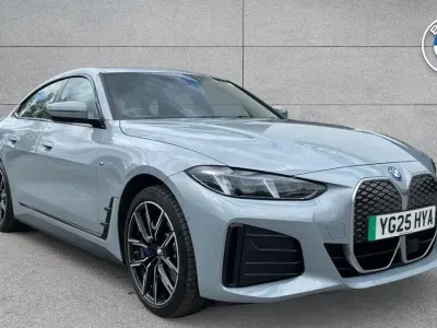 Usado BMW i4 M Sport 246 kW (335 CV) 2025 Gris Berlina