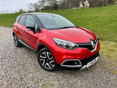 Used Renault Captur Signature 90 HP (66 kW) 2016 Red/black SUV