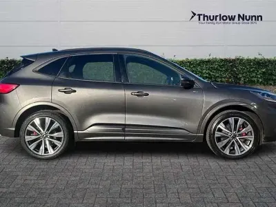 Usado Ford Kuga ST-Line X 225 HP (165 kW) 2022 Cinzento SUV