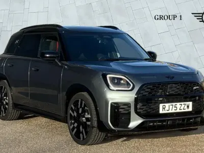 Usado Mini Countryman 215 CV (158 kW) 2025 Verde SUV