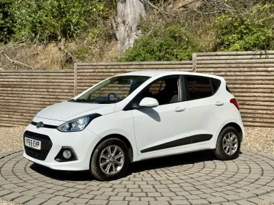 Used Hyundai i10 Premium 87 HP (63 kW) 2015 White Hatchback
