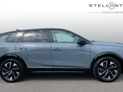 Second-hand Vauxhall Grandland 154 kW (210 CP) 2025 Albastru SUV