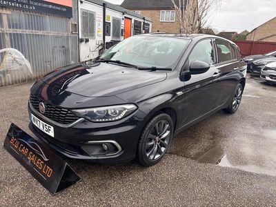 Used Fiat Tipo Lounge 120 HP (88 kW) 2017 Black Hatchback